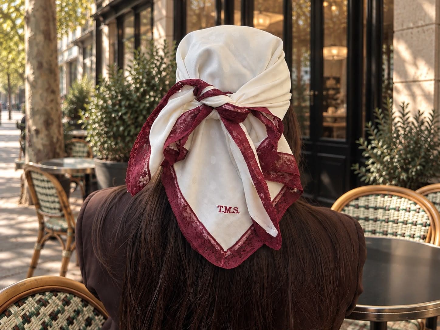 L'Ivoire Bordeaux — foulard en soie ivoire